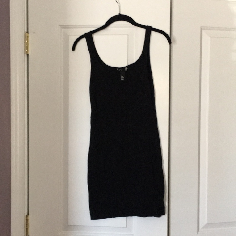 Black basic dress